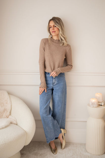 Atelier Élan™ Ruffled Taupe Longsleeve